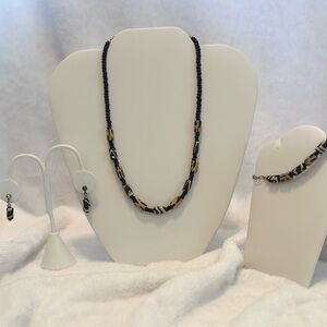 Necklace, earrings, bracelet